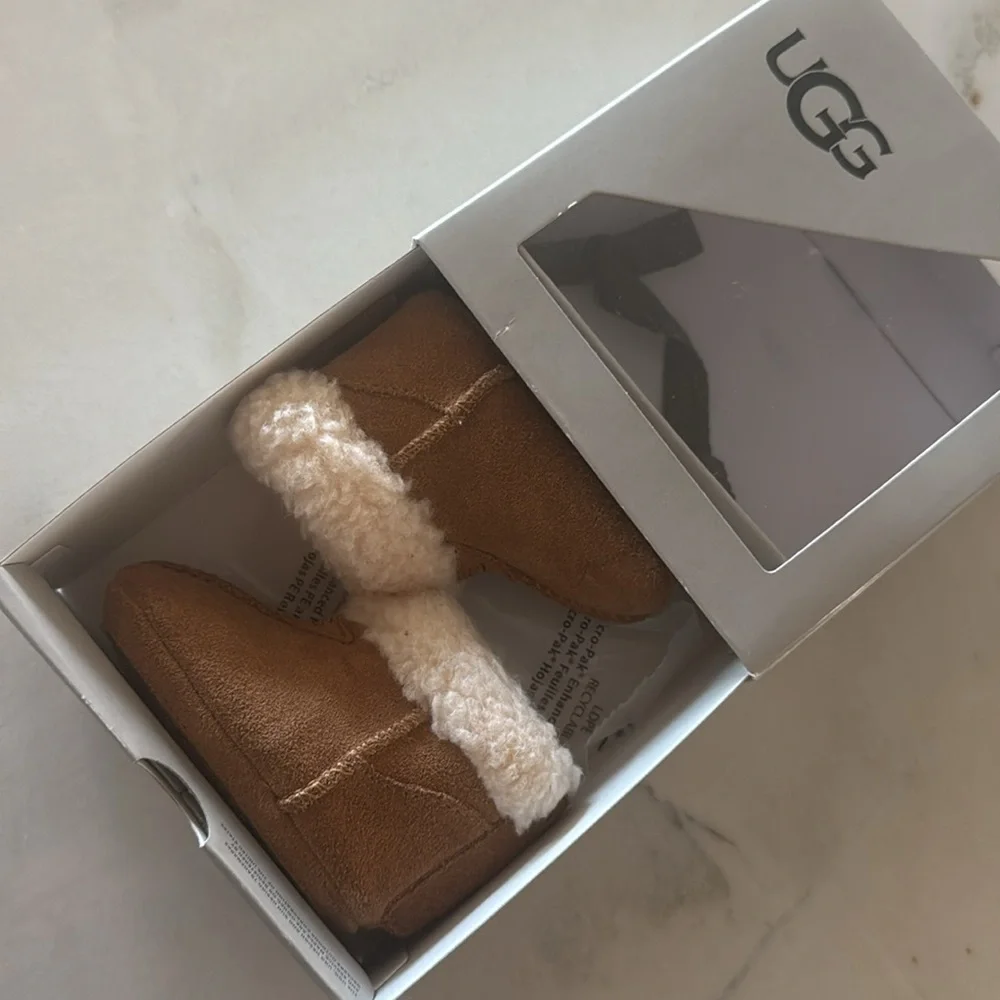 Ugg Tazman infant slippers